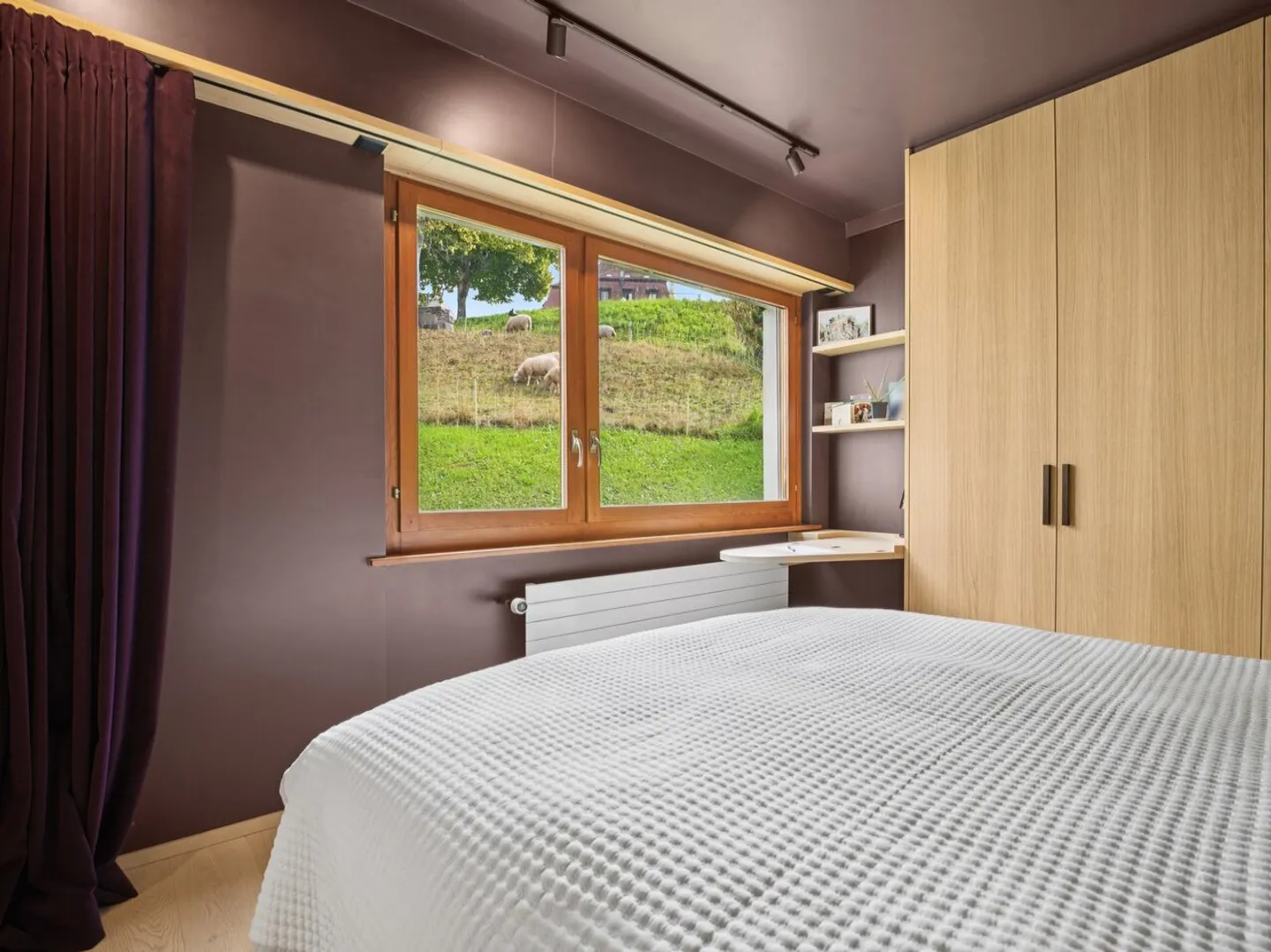 Rare opportunity! Beautifully renovated pied-à-terre, Villars center - Photo 9 of 13