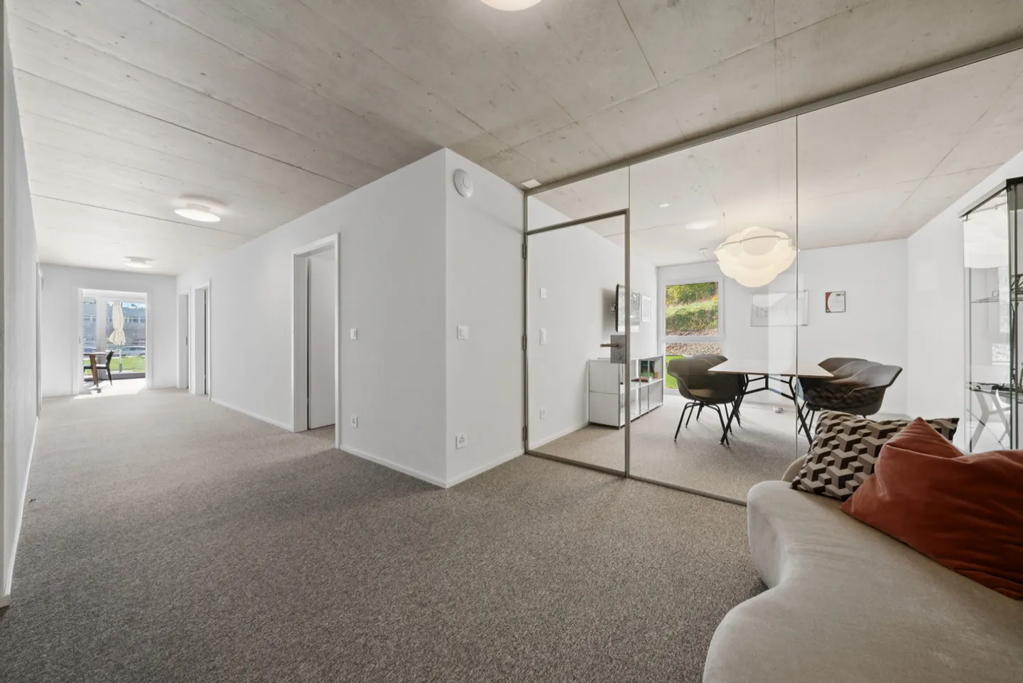 ESCLUSIVO - Spazio amministrativo alla periferia di Friburgo - Foto 1 di 9