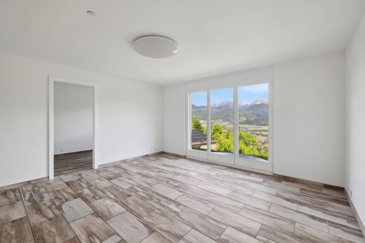 Spacious 300 m² villa in Neyres (Collombey) - Panoramic view - Photo 9 of 9
