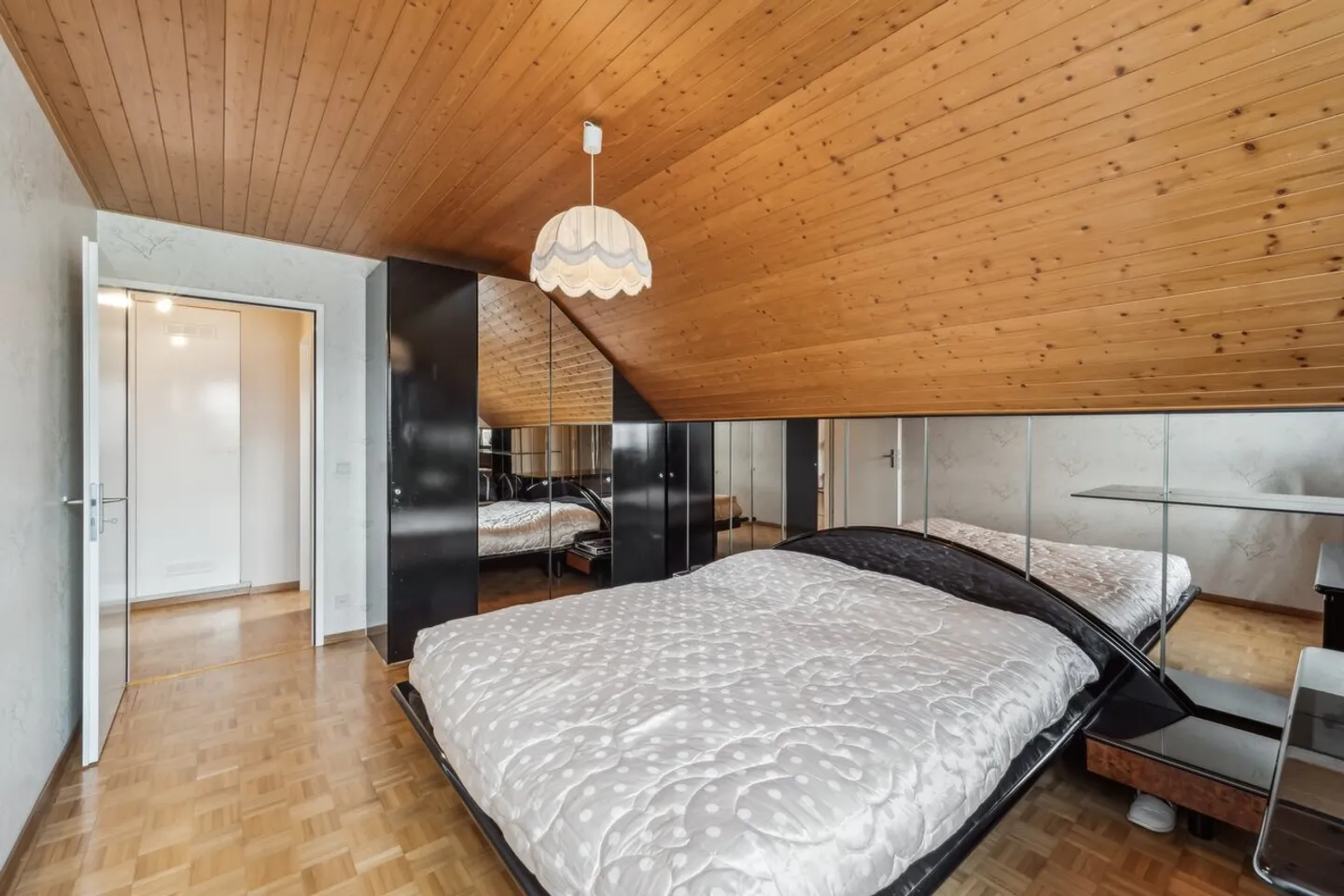 Charmante Wohnung mit Mezzanin in La Rippe - Foto 9 von 13