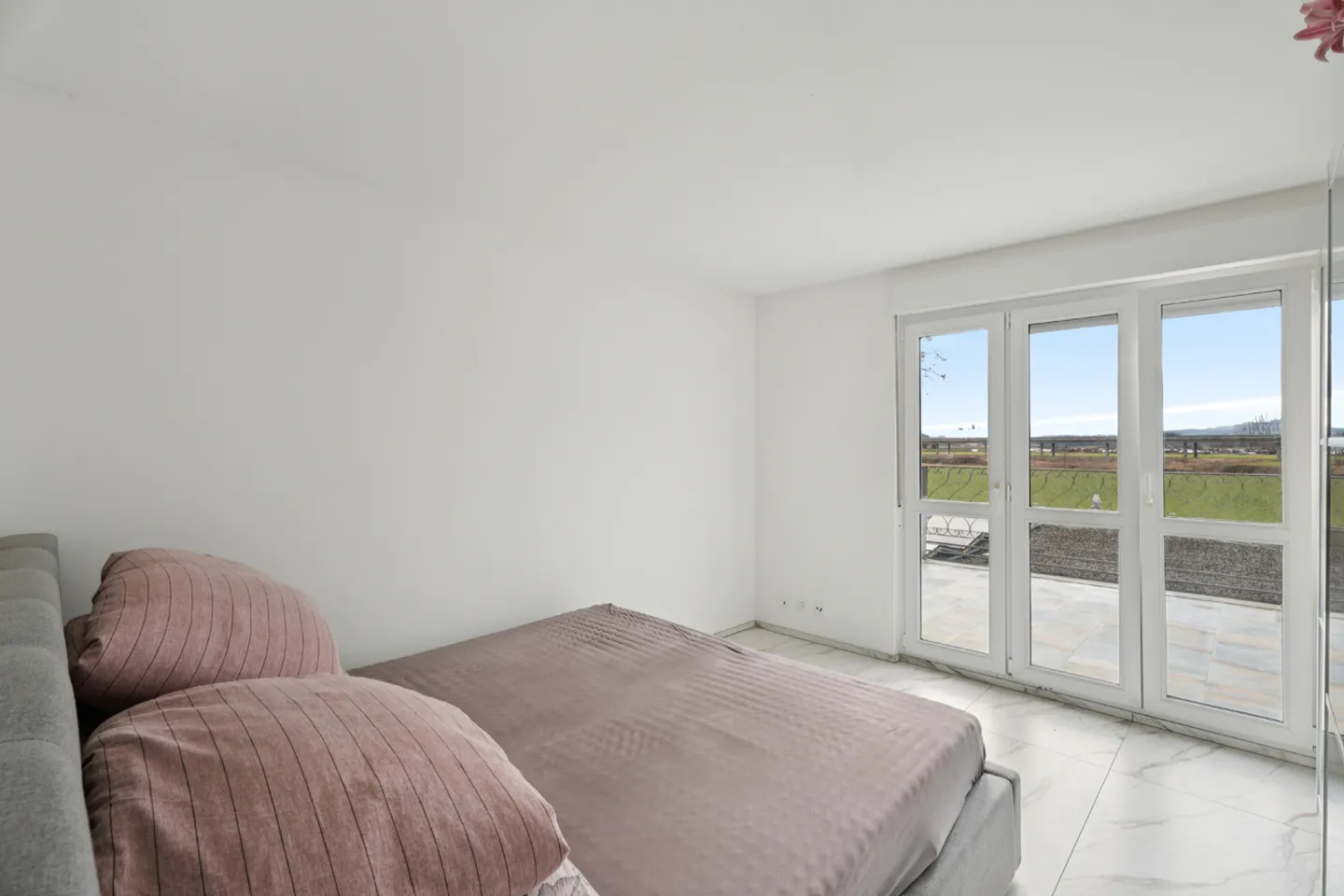 6.5-room house - Yverdon-les-Bains with transformation potential - Photo 4 of 13