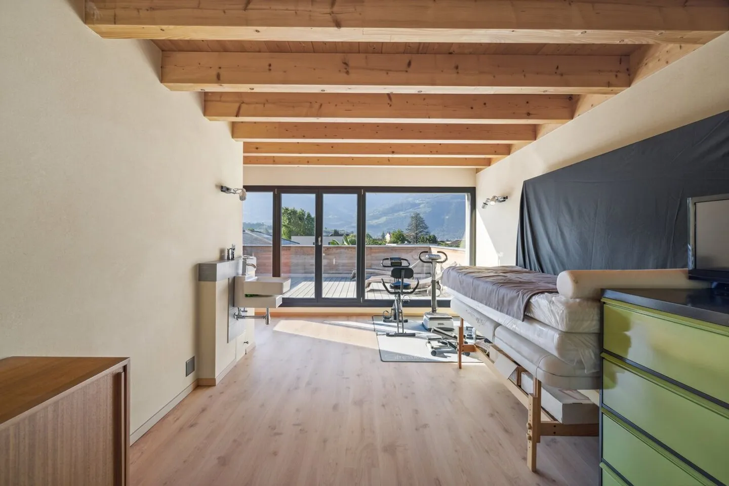 Wunderschöne moderne Villa mit 4,5 Zimmern - Foto 10 von 10