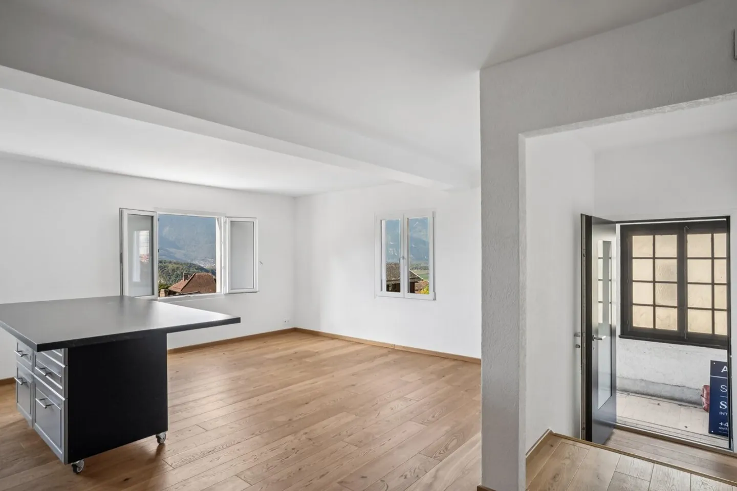 Charming 3.5 rooms + office with a view of the Dents-du-Midi - Photo 3 of 13