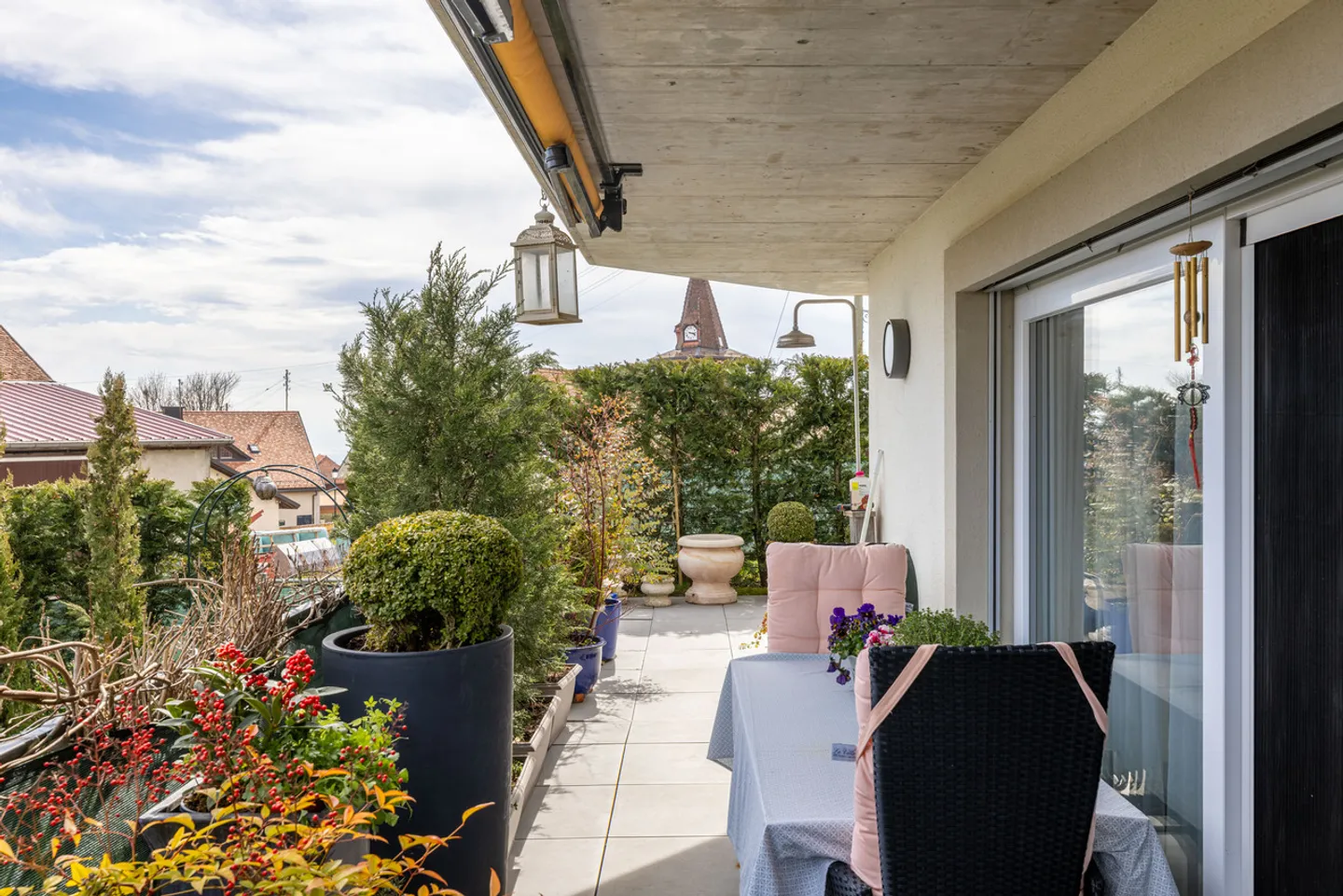 A 15 MN DE GLAND, BEL APPARTEMENT 85m², JARDIN, VUE LAC ET Mt BLANC - Foto 2 von 13