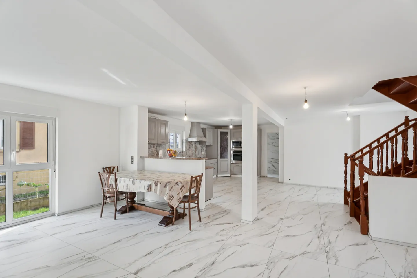 6.5-room house - Yverdon-les-Bains with transformation potential - Photo 2 of 13