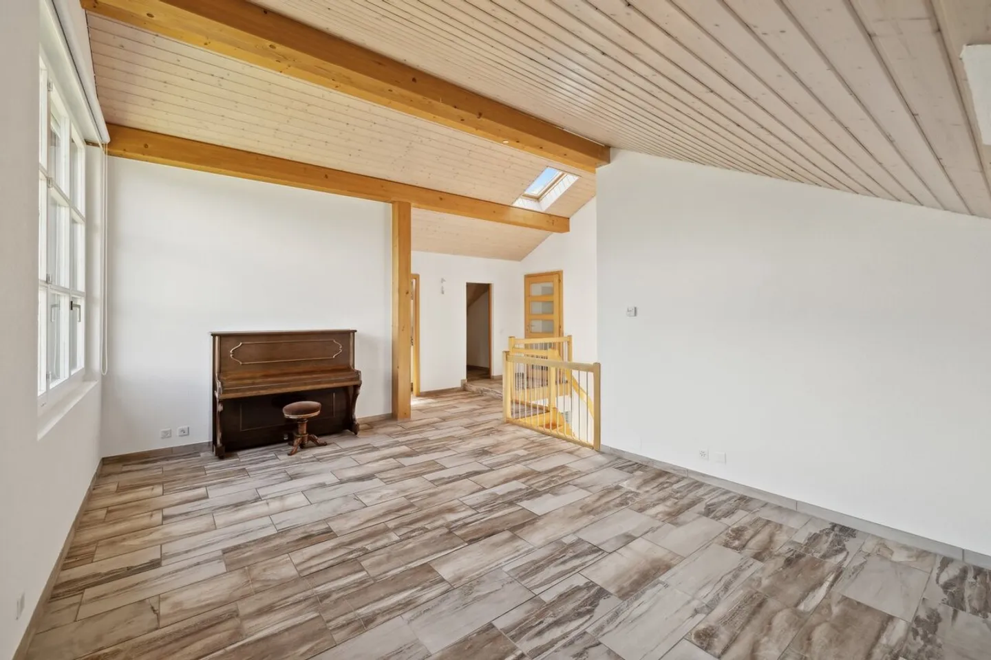 Spacious 300 m² villa in Neyres (Collombey) - Panoramic view - Photo 6 of 9