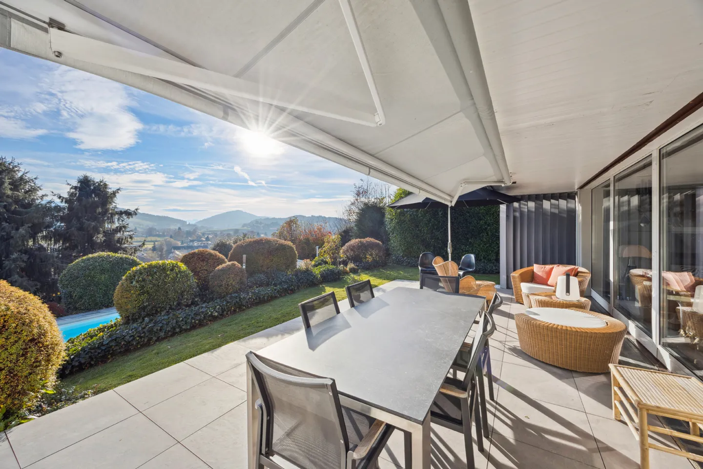 EN EXCLUSIVITE - Une propriété d'architecte au charme intemporel - Photo 3 sur 6