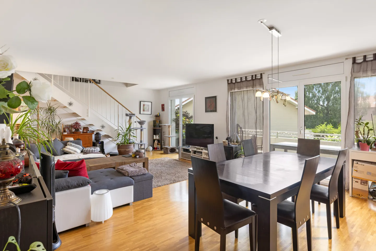 Duplex spacieux, lumineux et contemporain - Photo 2 sur 11