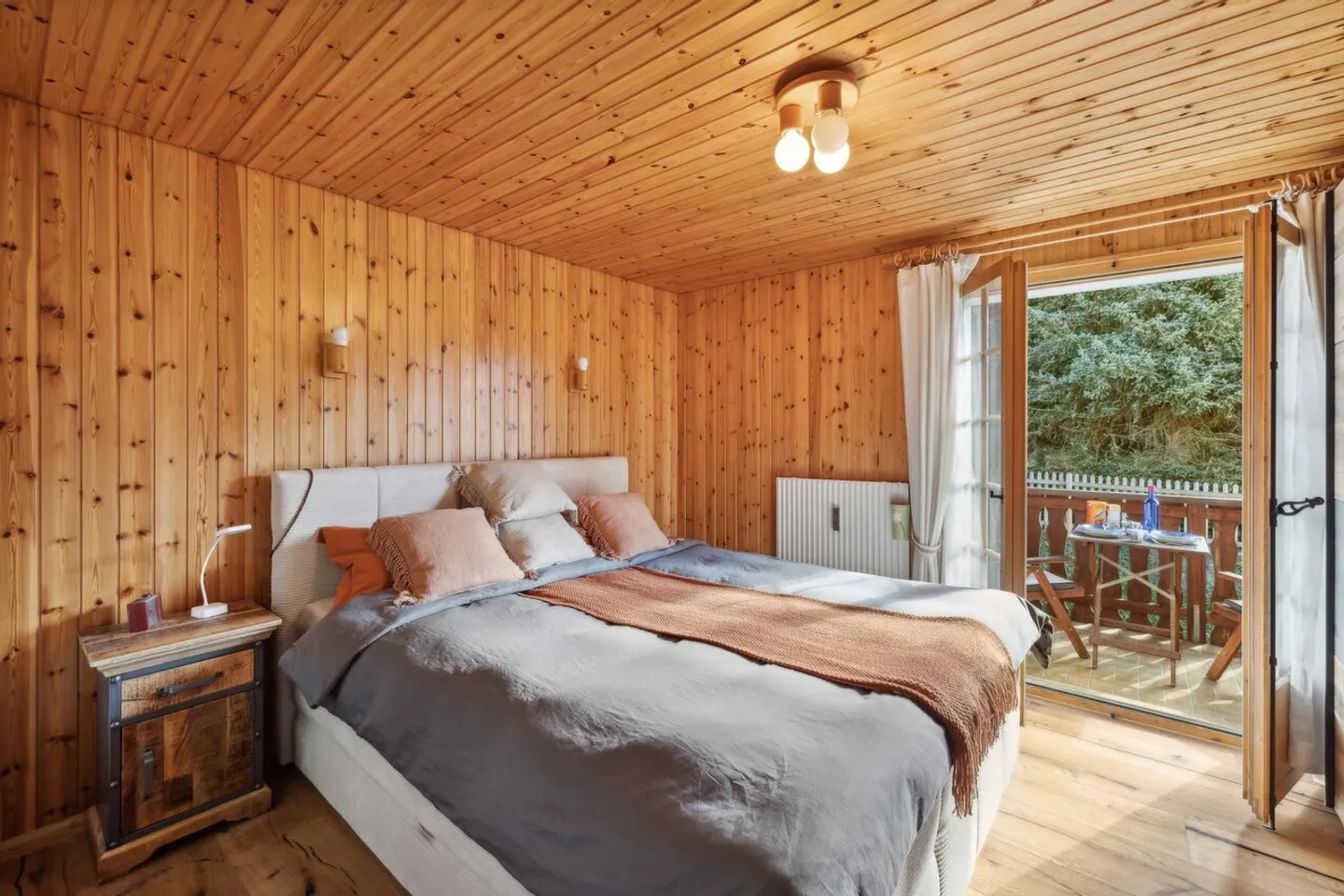 Villars Zentrum, charmante 3.5p renoviert, Box, Balkone, schöne Aussicht! - Foto 13 von 13