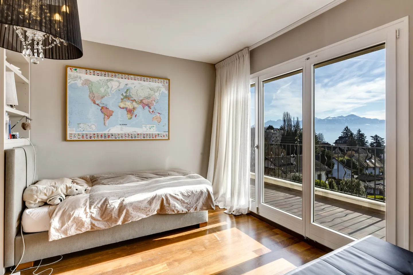 Spacious modern property in a dominant location - Photo 13 of 13