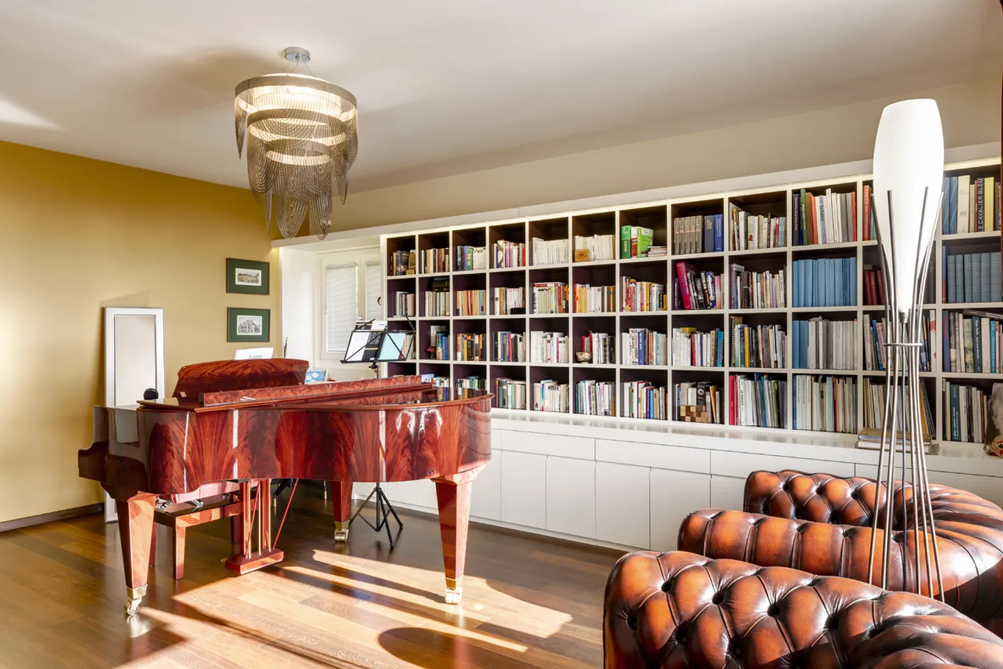 Spacious modern property in a dominant location - Photo 6 of 13