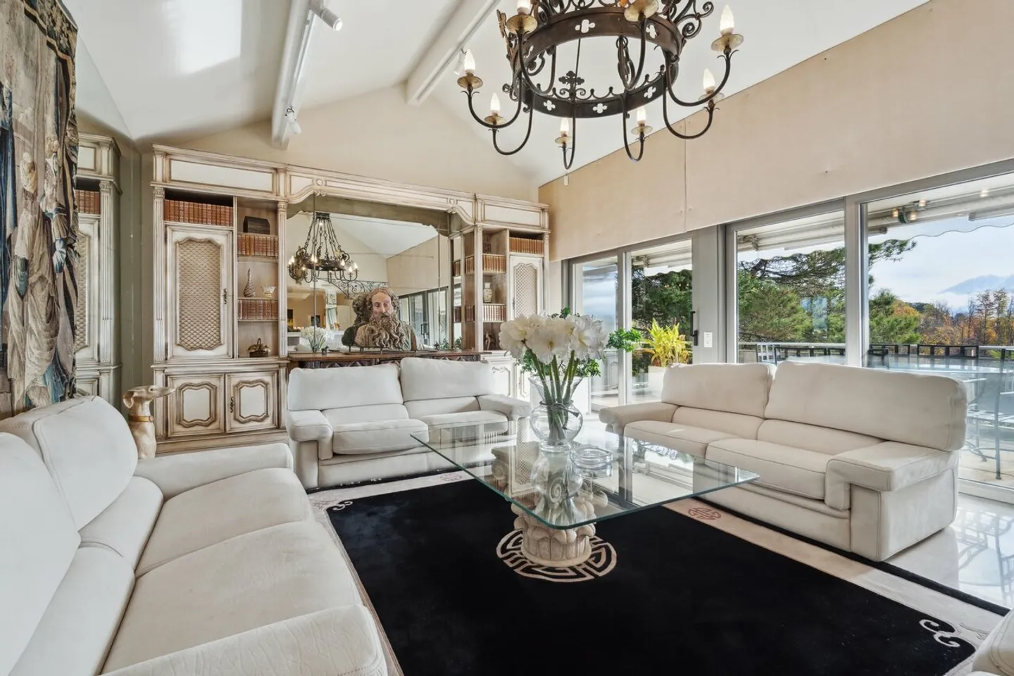 Stupenda casa con vista lago e spa interno - Foto 1 di 13