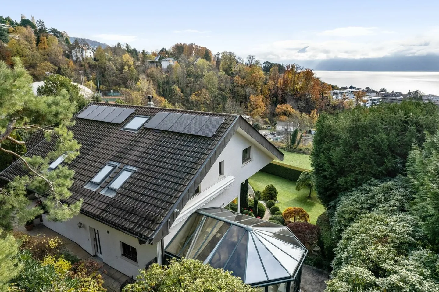 Stupenda casa con vista lago e spa interno - Foto 11 di 13