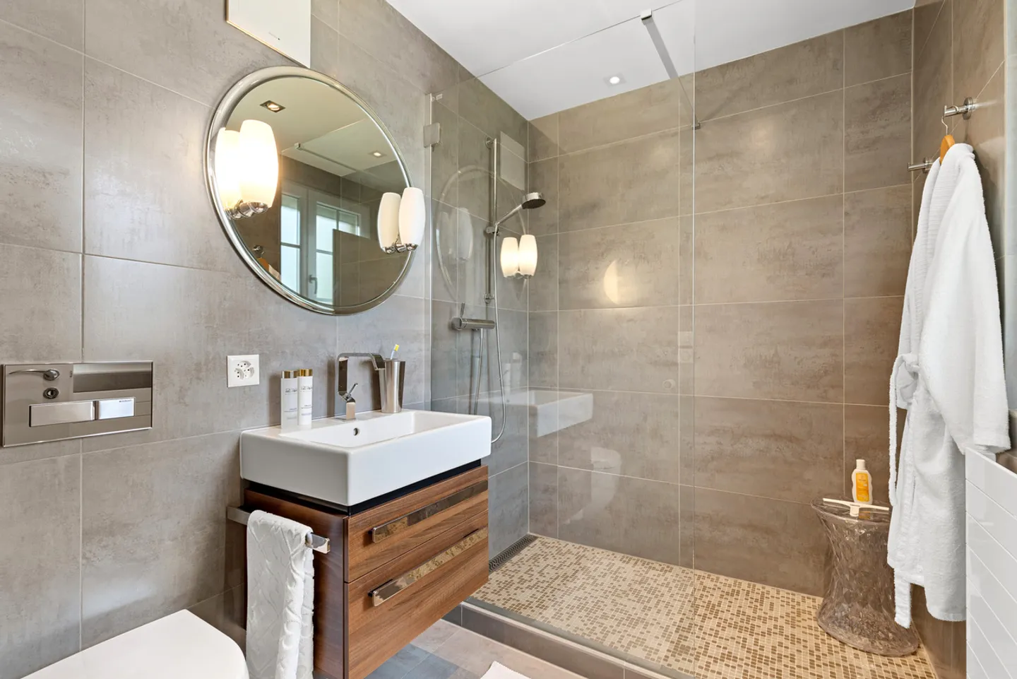 Fully Renovated Villa - Luxurious Finishes - Photo 13 of 13