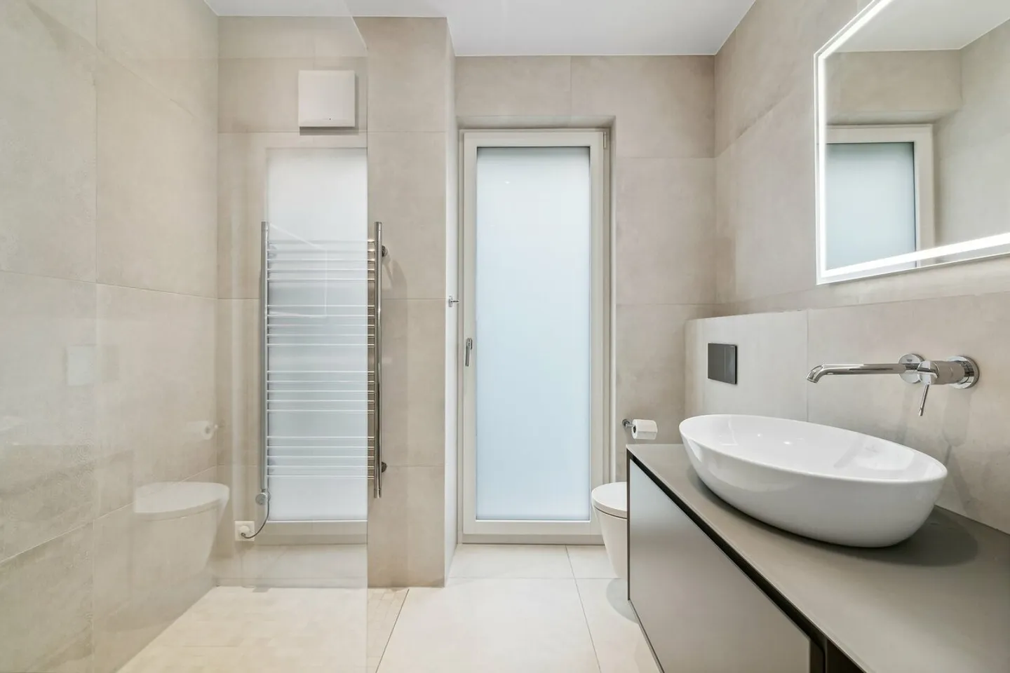 Modern high-end apartment in the heights of Lutry - Photo 9 of 13