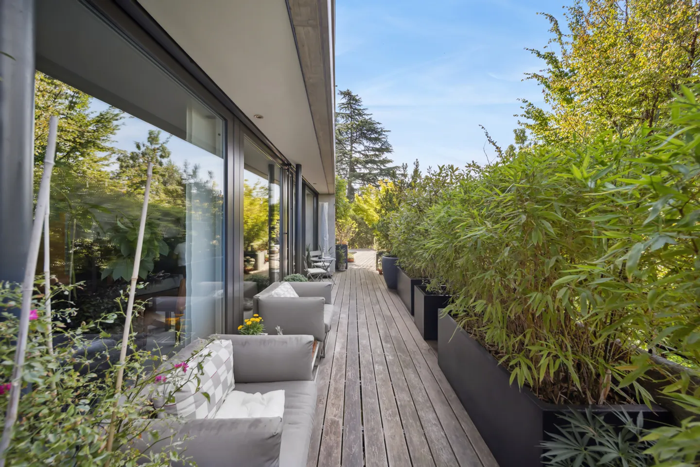 Architektenvilla mit Aussicht und Pool - Foto 5 von 13