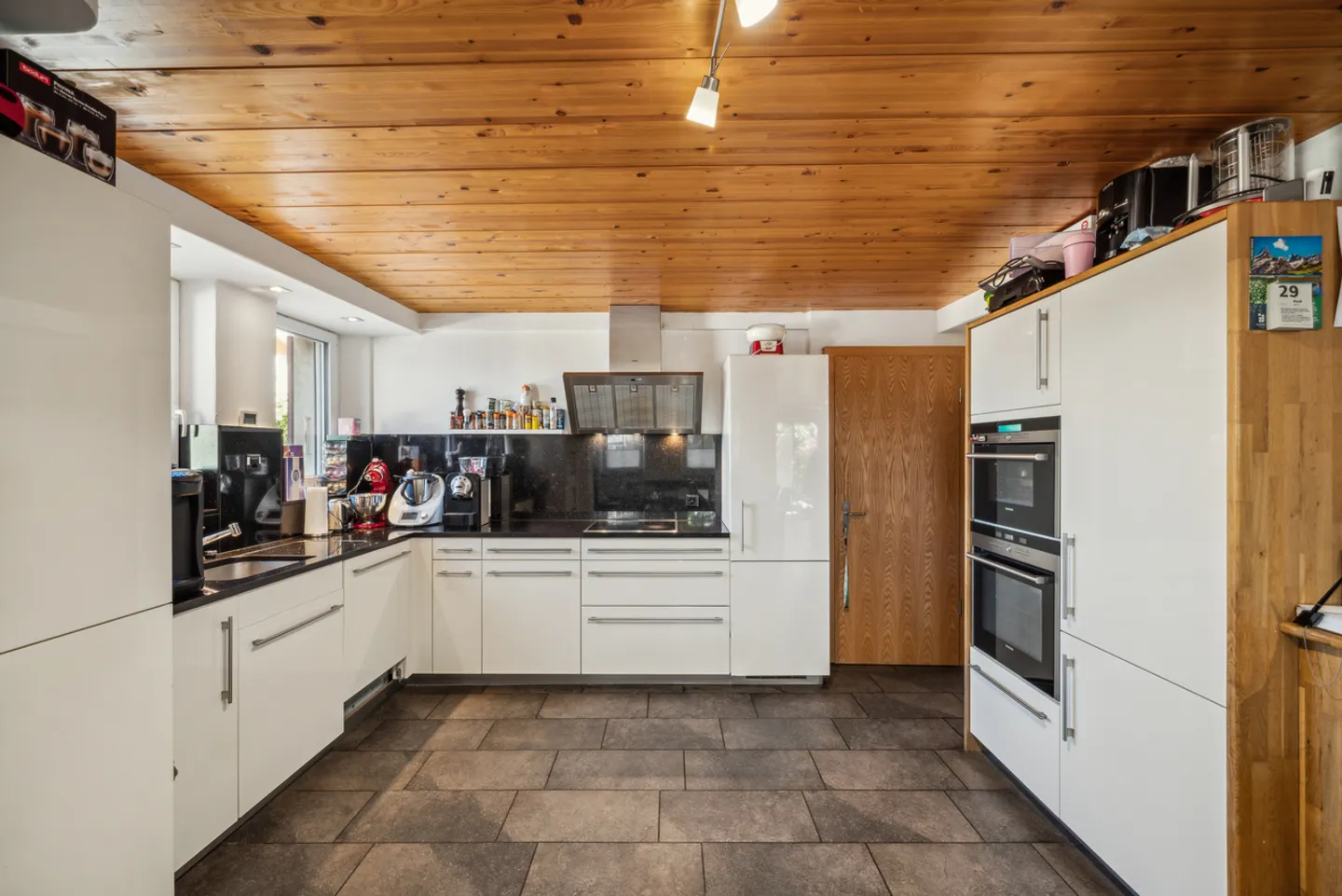 Casa familiare con ampio esterno e terrazza, vicino a Yverdon - Foto 3 di 9