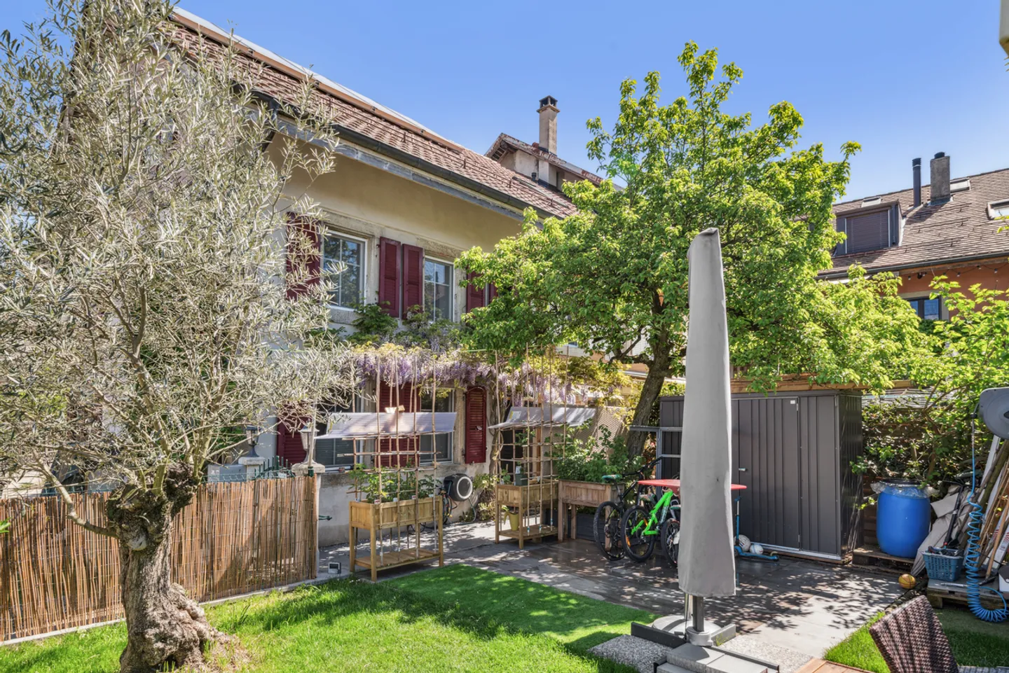 Casa familiare con ampio esterno e terrazza, vicino a Yverdon - Foto 1 di 9