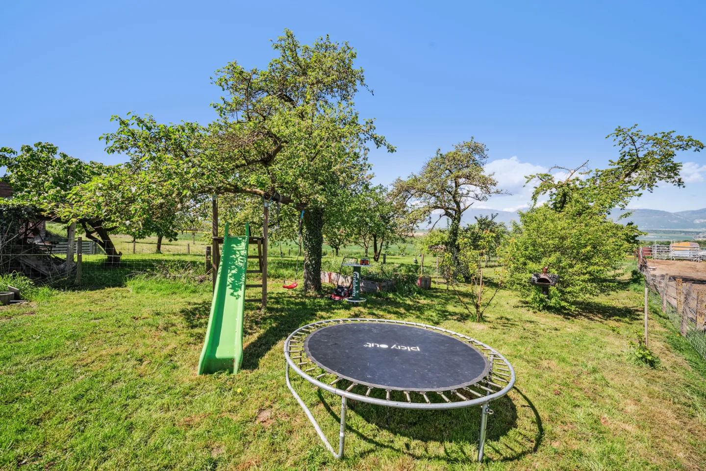 Casa familiare con ampio esterno e terrazza, vicino a Yverdon - Foto 8 di 9