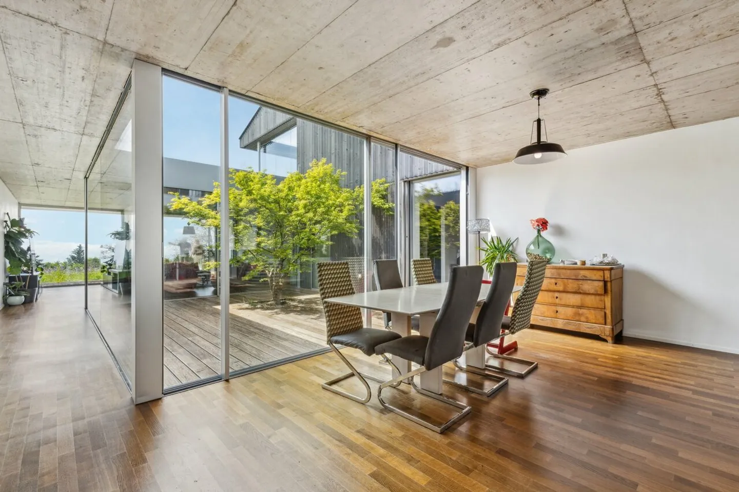 Exceptional apartment with lake view! - Photo 3 of 10