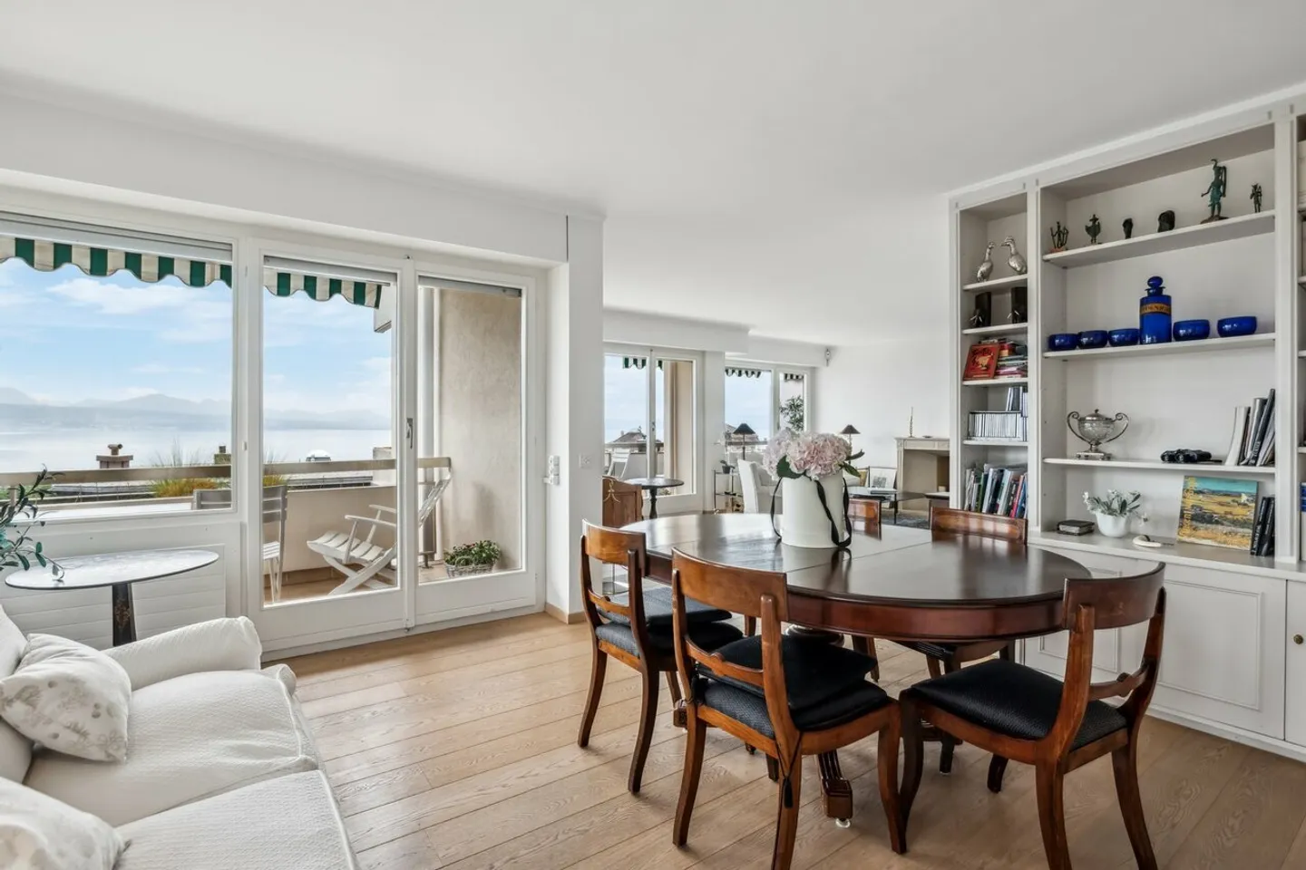 Rare for sale - Florimont - Magnificent apartment with lake view - Photo 4 of 11