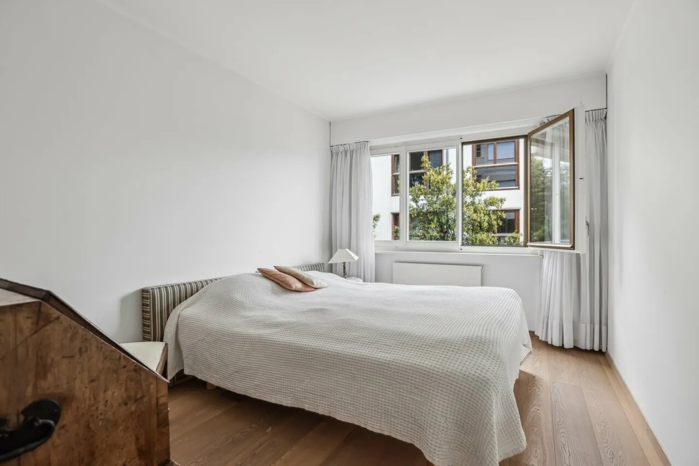 Rare for sale - Florimont - Magnificent apartment with lake view - Photo 9 of 11