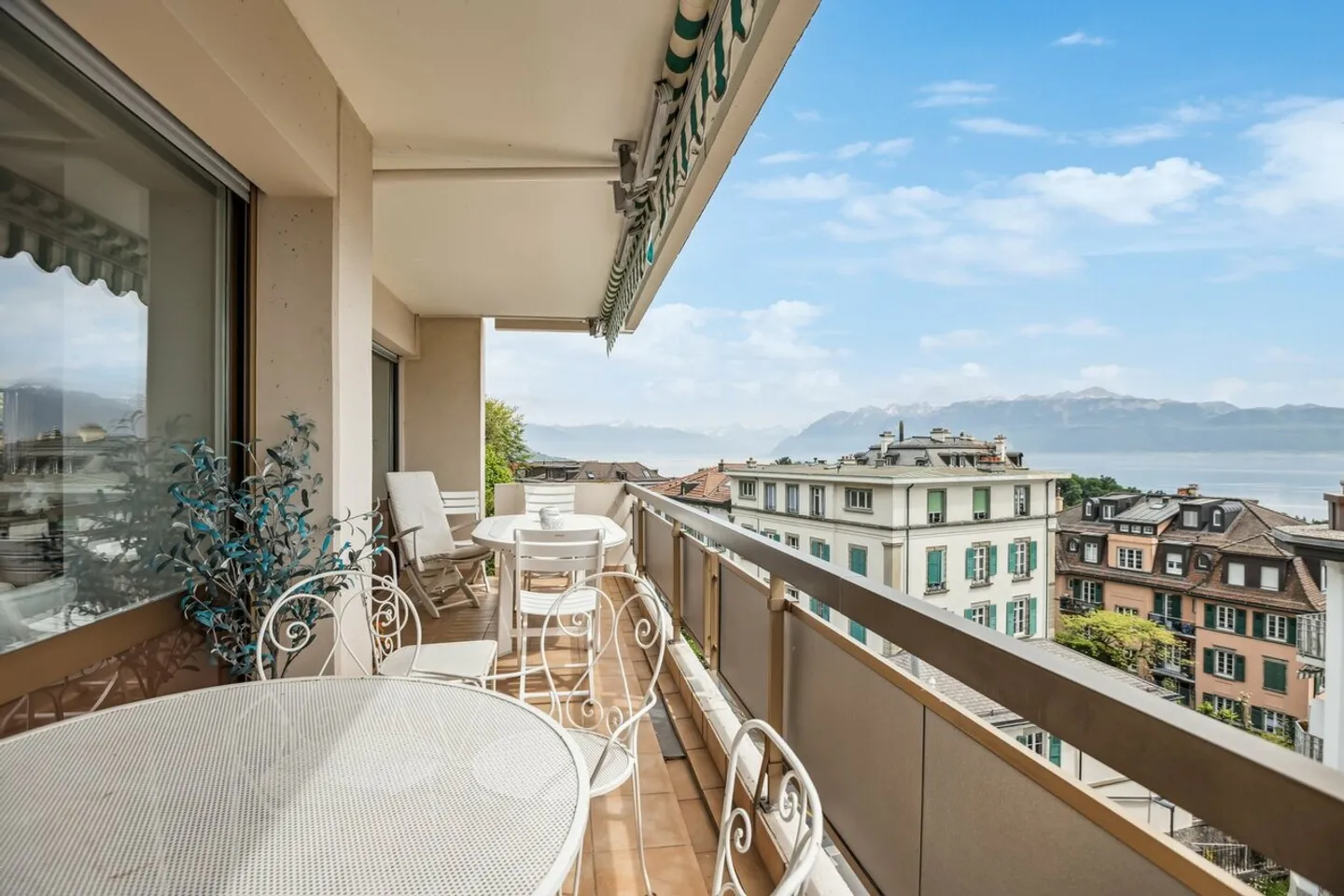 Rare for sale - Florimont - Magnificent apartment with lake view - Photo 8 of 11
