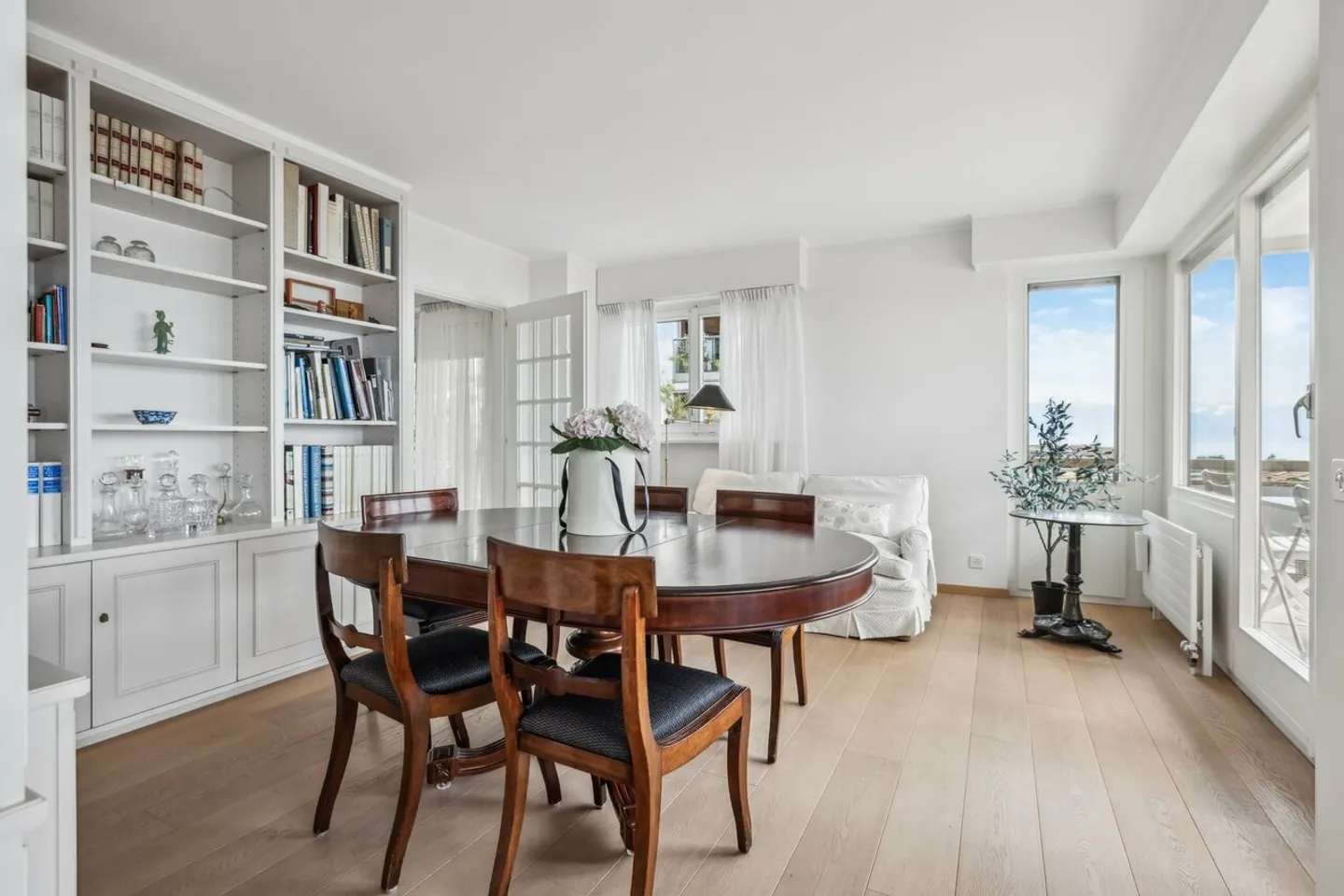 Rare for sale - Florimont - Magnificent apartment with lake view - Photo 5 of 11
