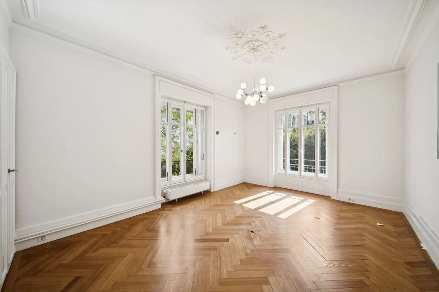 Magnificent apartment on the upper ground floor in the Florimont district - Photo 4 of 9