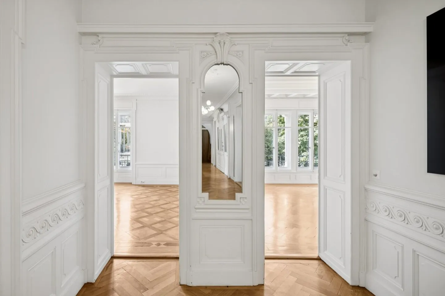 Magnificent apartment on the upper ground floor in the Florimont district - Photo 2 of 9