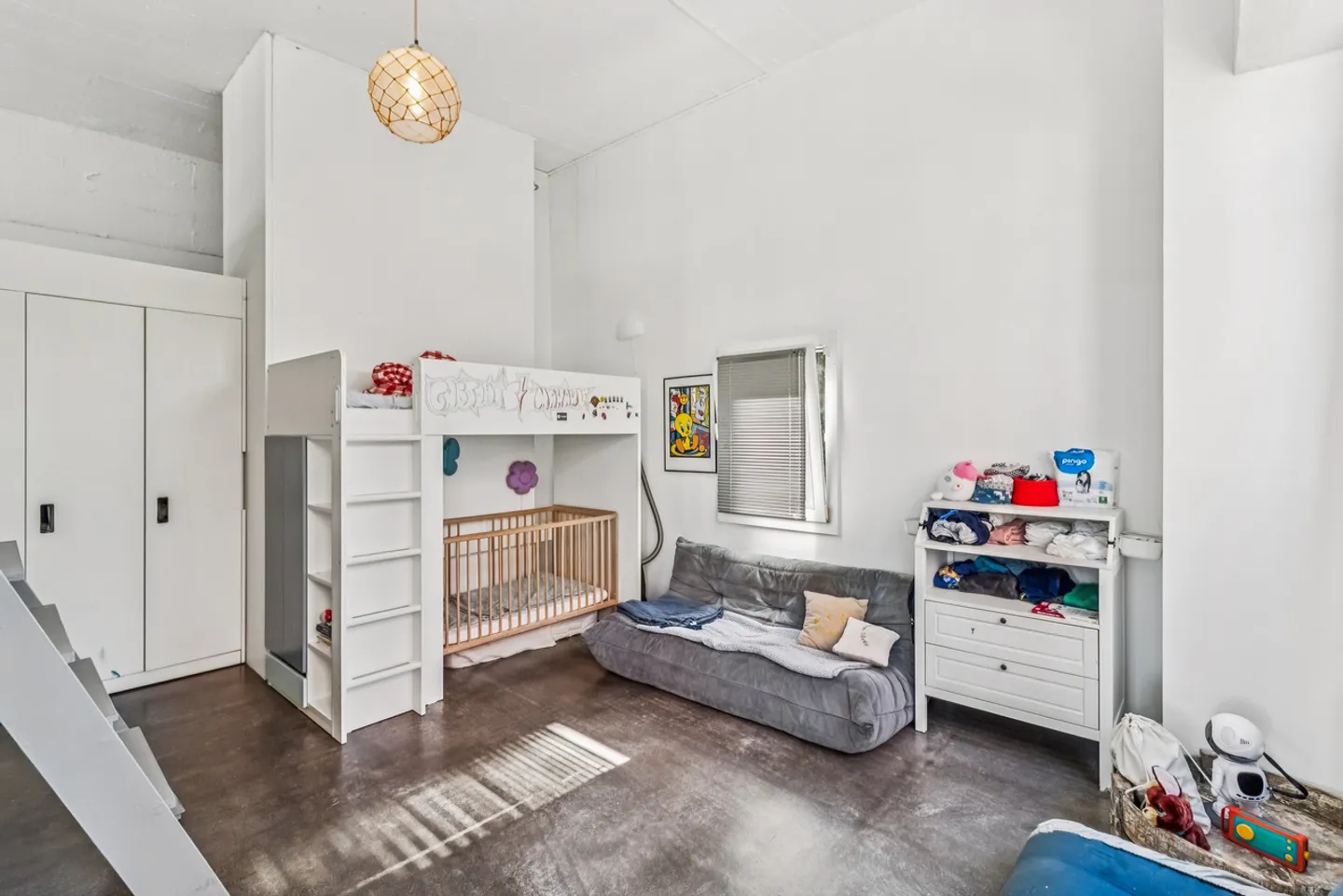 In the heart of Lausanne - Large 102 m2 loft with large terrace - Photo 5 of 10
