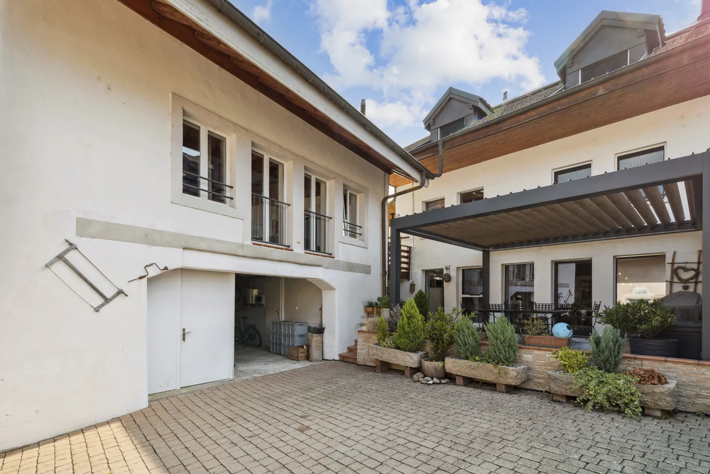 Baisse de prix - Maison villageoise triplex et dépendance by Sotheby's - Photo 11 sur 11