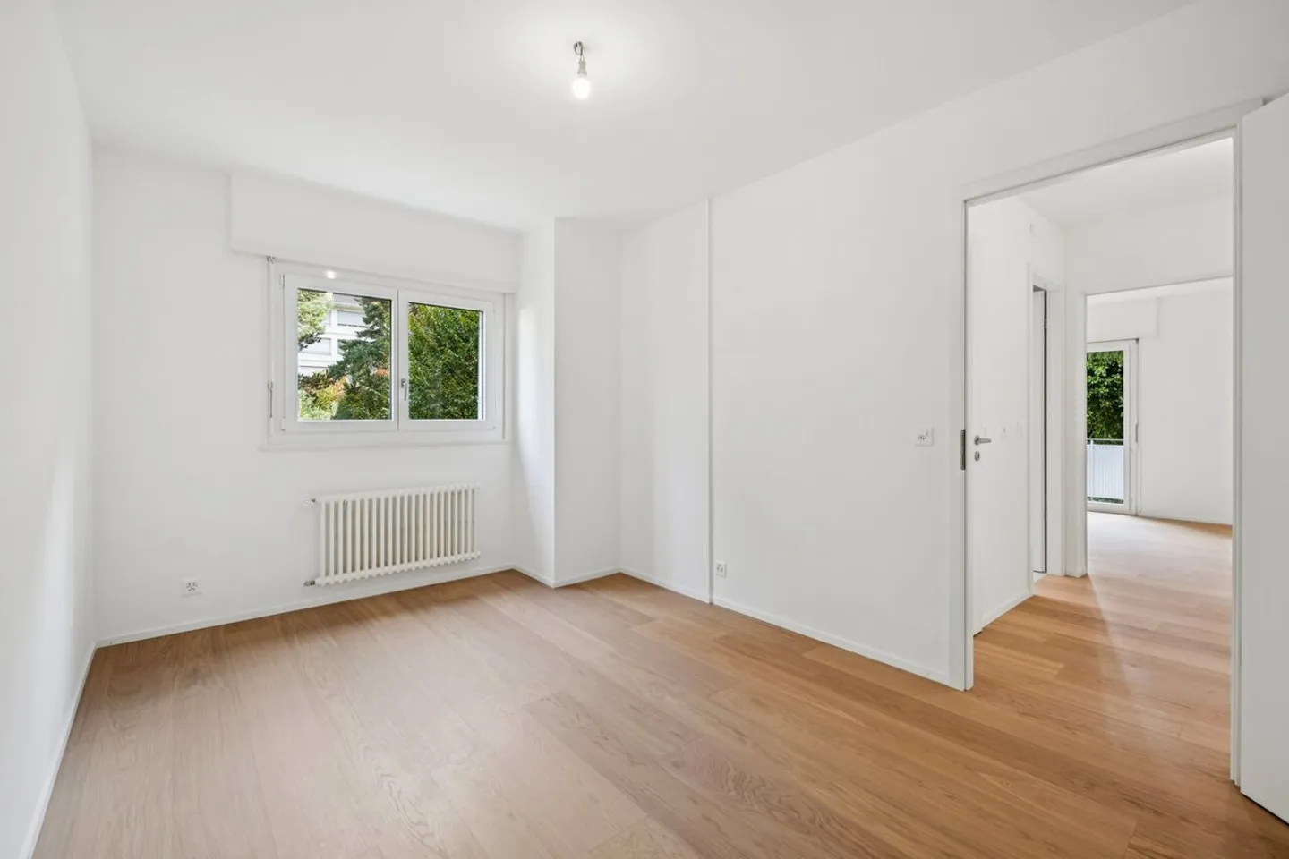 Renovated apartment with care and modernity - Photo 5 of 9