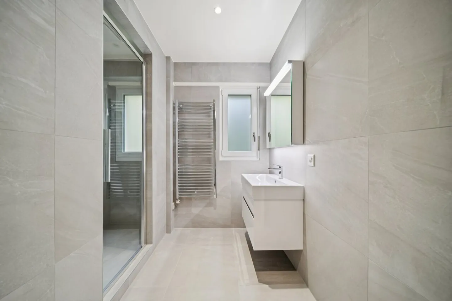 Renovated apartment with care and modernity - Photo 8 of 9