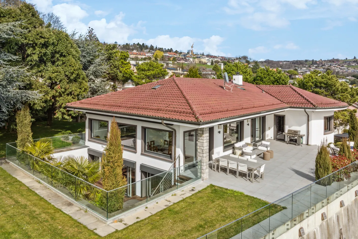 Zeitgenössisches Herrenhaus mit außergewöhnlichem Panoramablick - Foto 13 von 13
