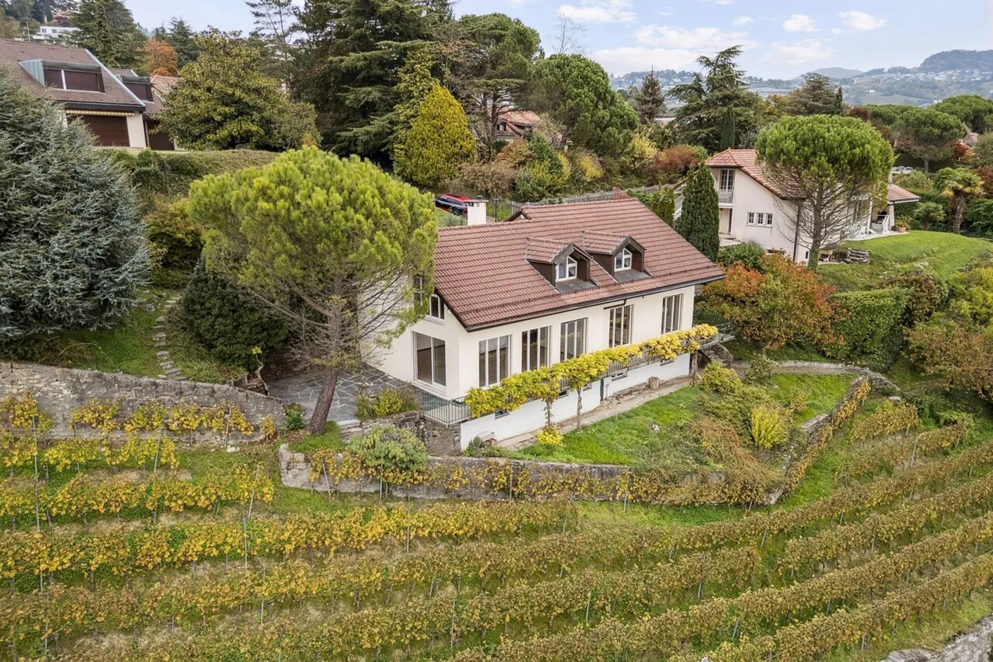 Casa nel cuore dei vigneti con una vista lago superba! - Foto 1 di 8