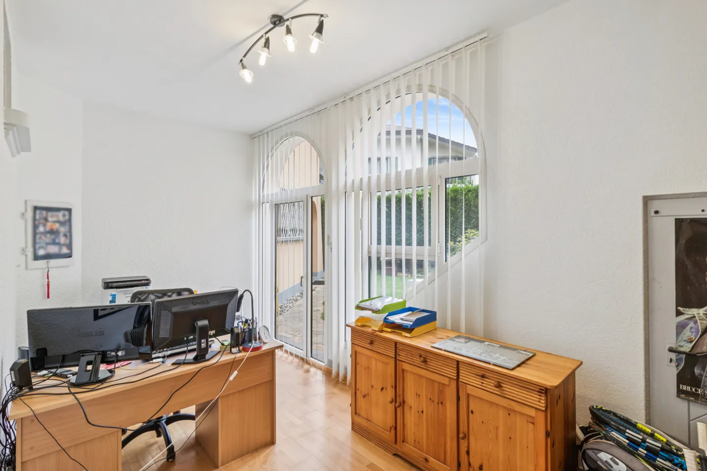 Schöne Immobilie mit drei Wohnungen und außergewöhnlichem Seeblick - Foto 11 von 13