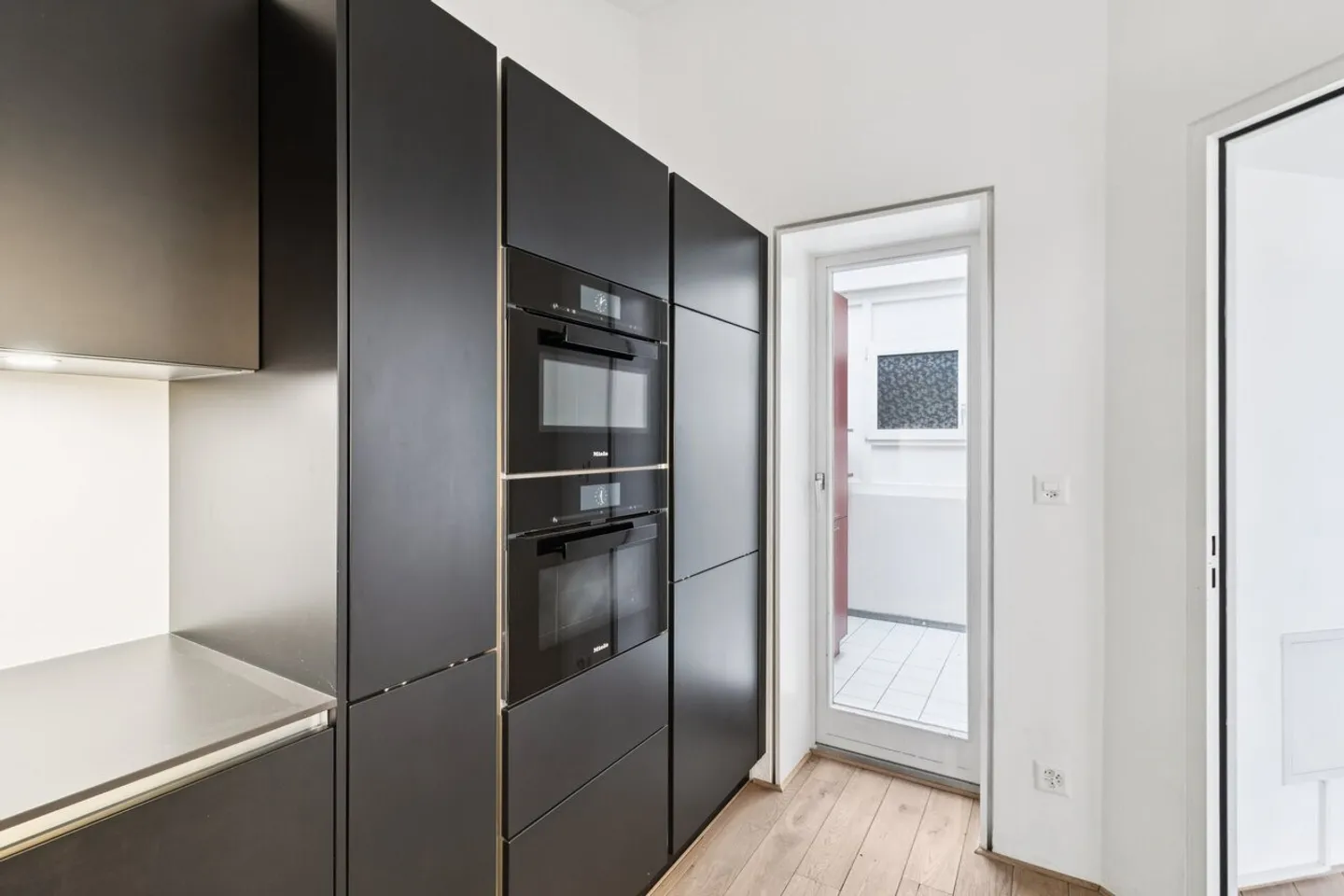 Lutry, beautiful 3.5-room apartment with panoramic lake view - Photo 9 of 10