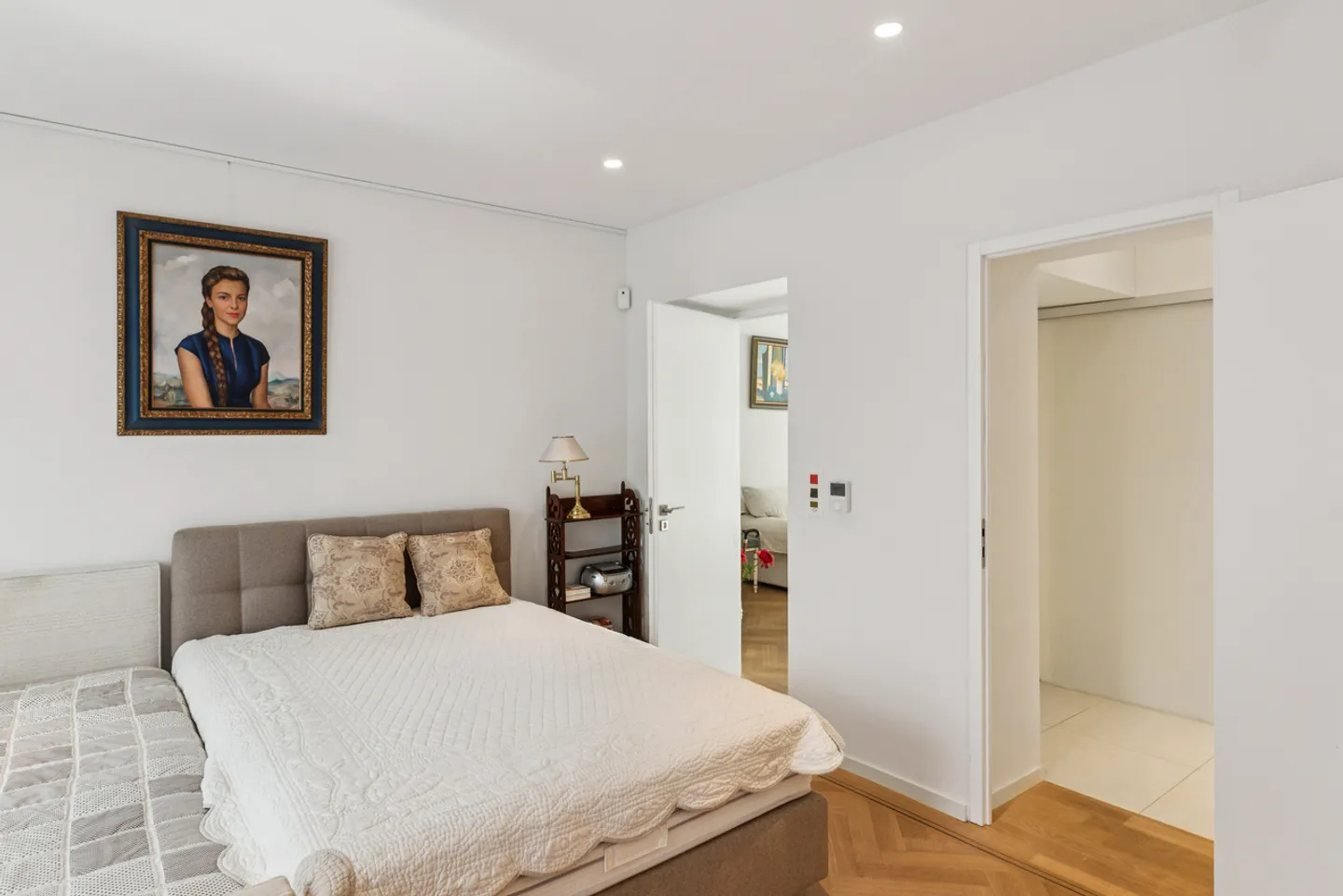 City Center - Magnificent Apartment with Large Terrace - Photo 6 of 8