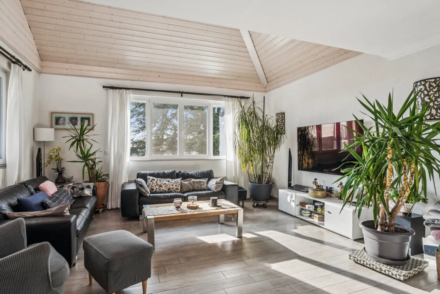 Wunderschönes Einfamilienhaus 14 Minuten vom Zentrum Lausanne - Foto 3 von 13