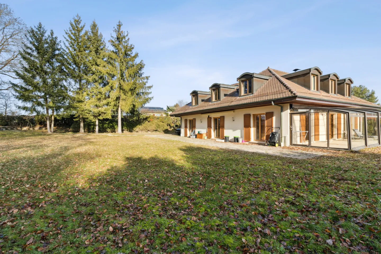 Maison familiale spacieuse à Lausanne - Photo 1 sur 13