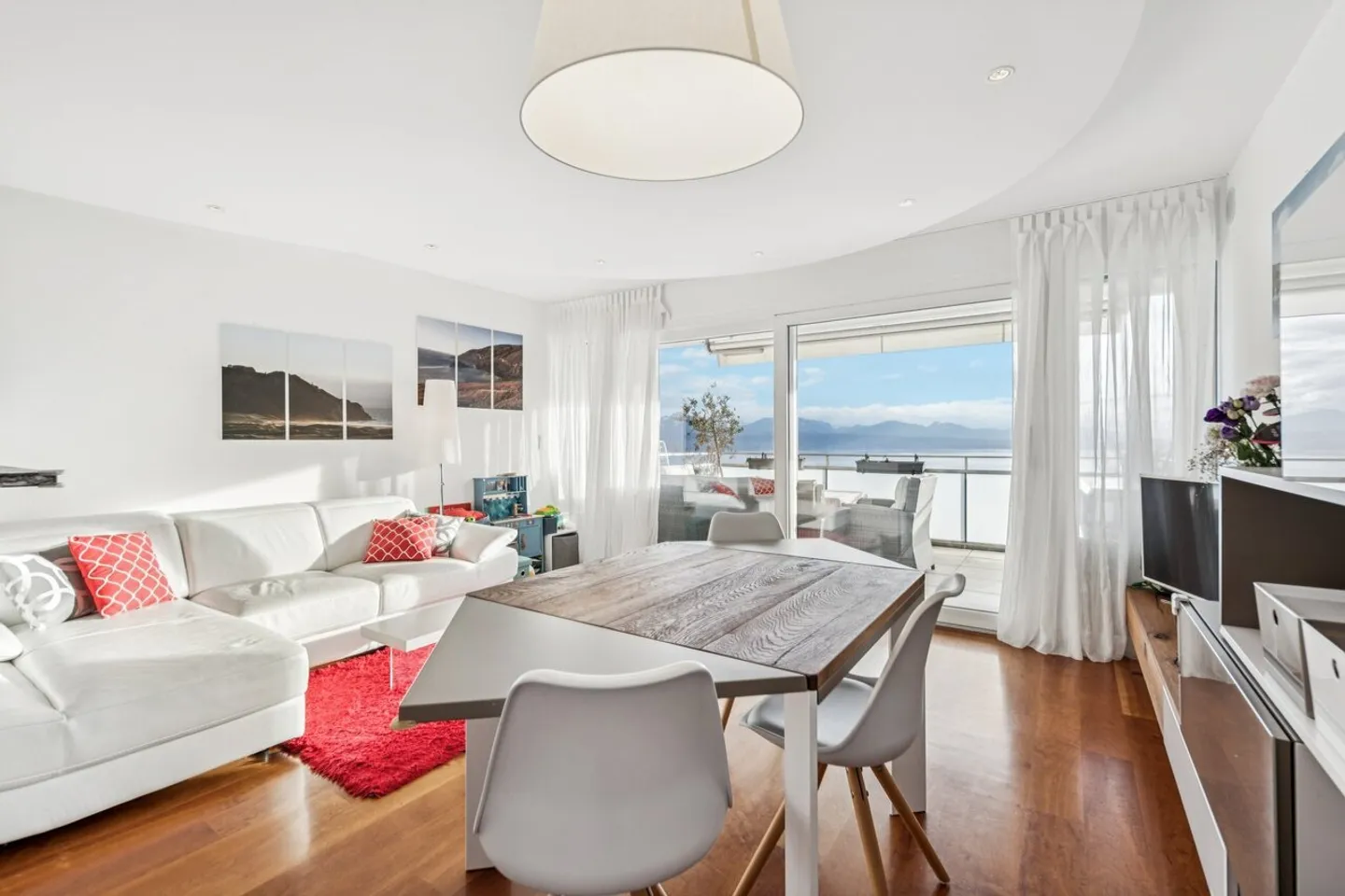 Appartement Éblouissant avec Terrasse - Photo 3 sur 13