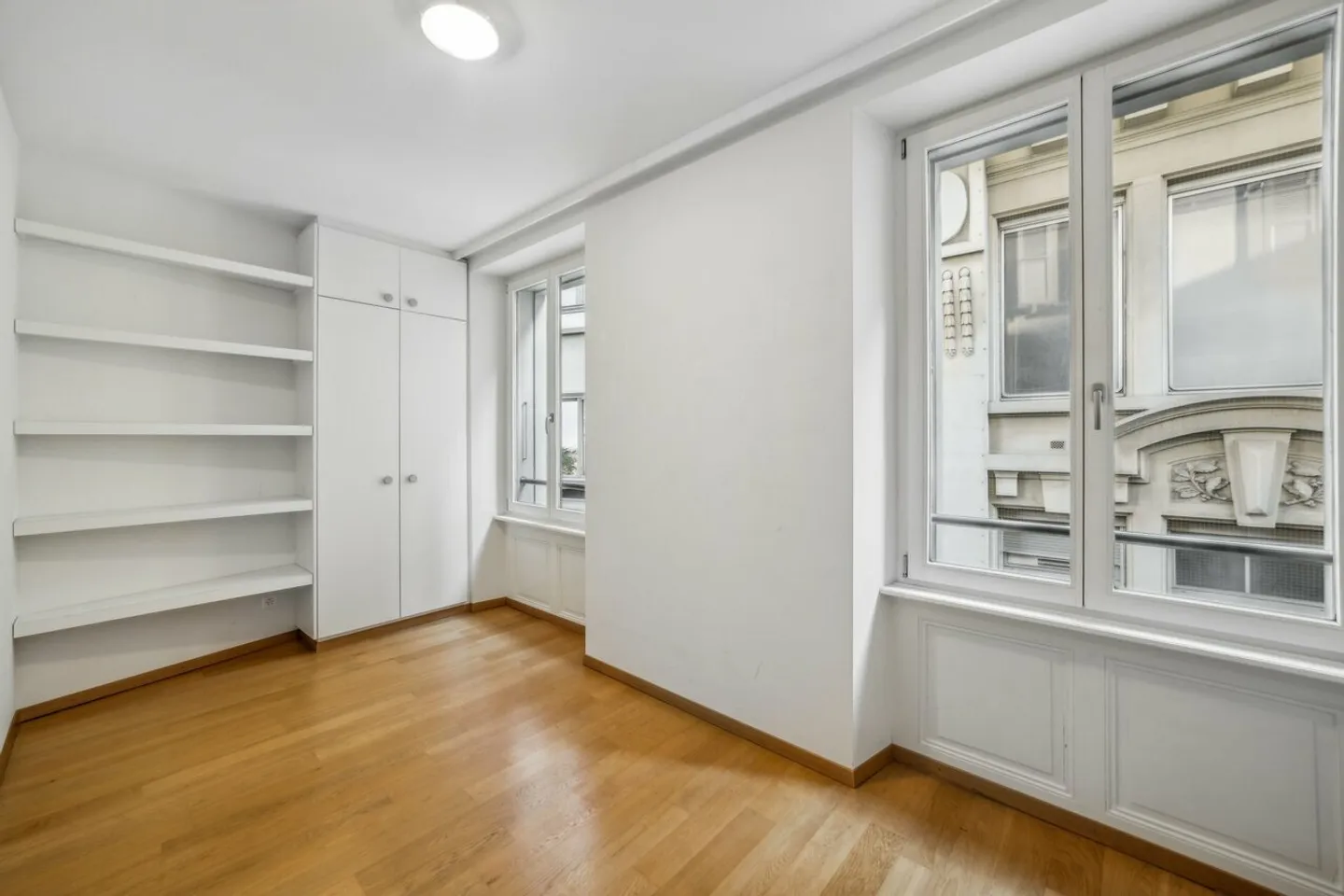 A prestigious address in the center of Lausanne! - Photo 7 of 11