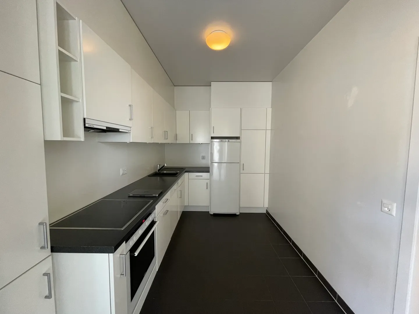 A prestigious address in the center of Lausanne! - Photo 5 of 11