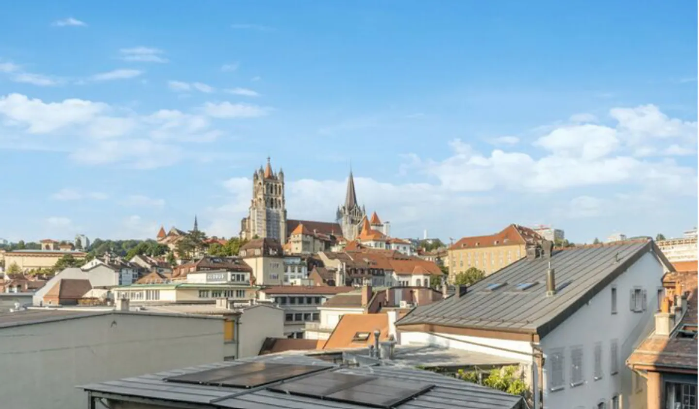 A prestigious address in the center of Lausanne! - Photo 2 of 11