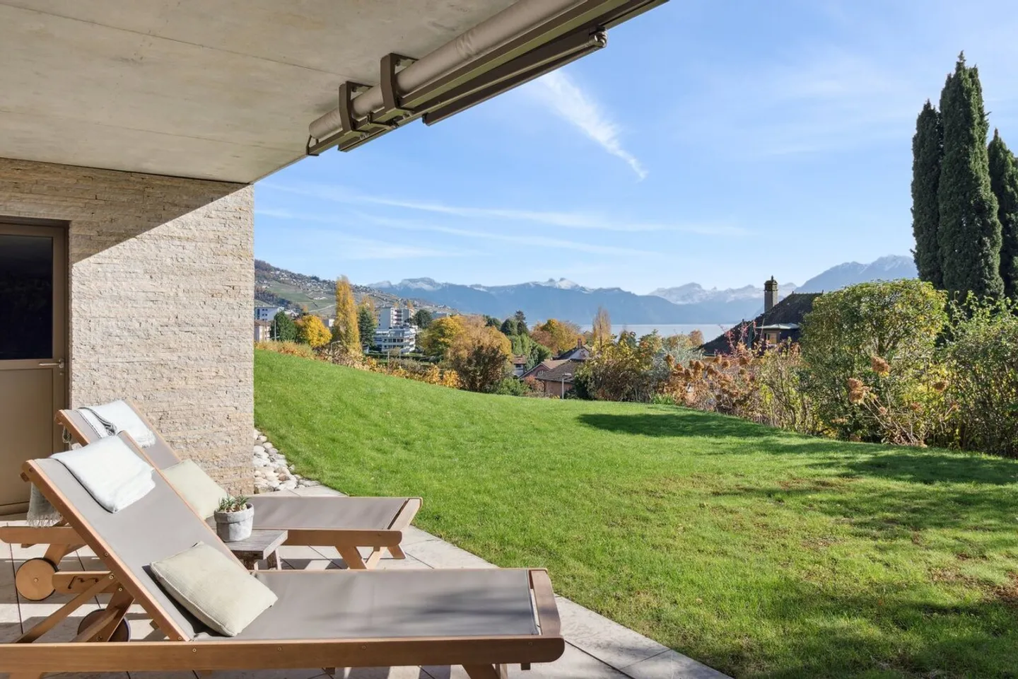 Exceptional apartment between lake and vineyards - Photo 13 of 13