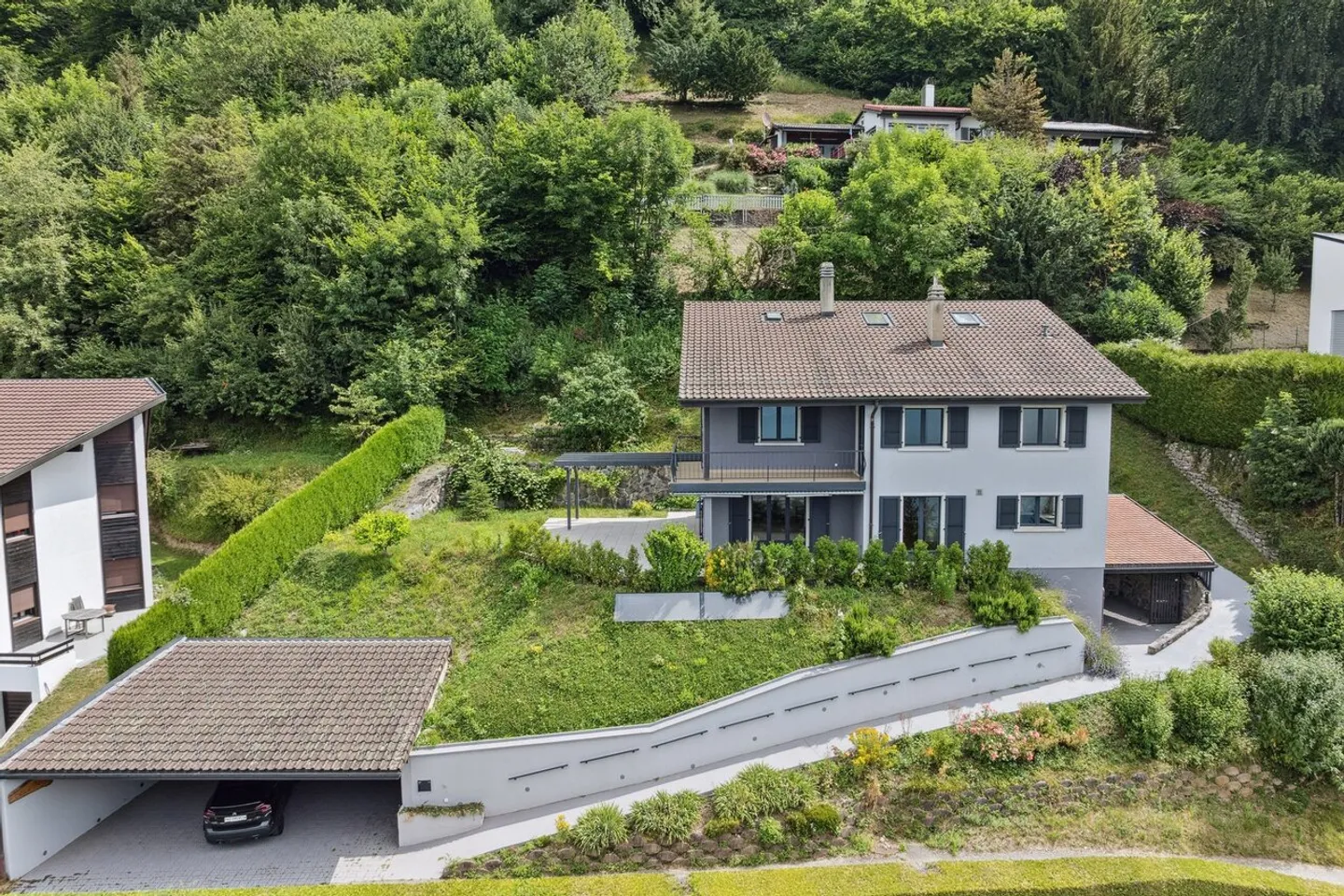 BAISSE DE PRIX : Villa individuelle de 6 1/2 pièces rénovée ! - Photo 2 sur 13