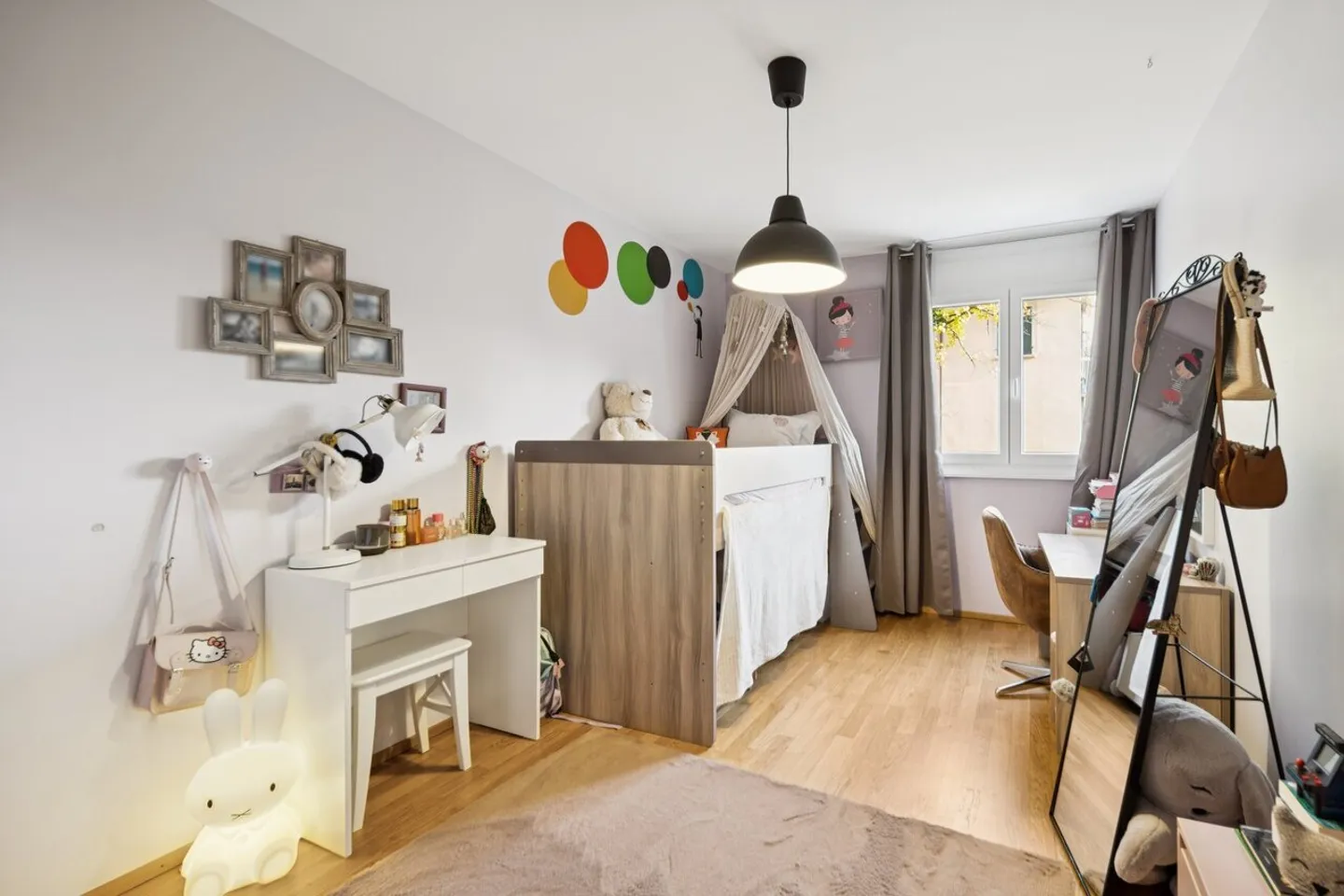 Superb family apartment in the heart of a sought-after neighborhood - Photo 8 of 11