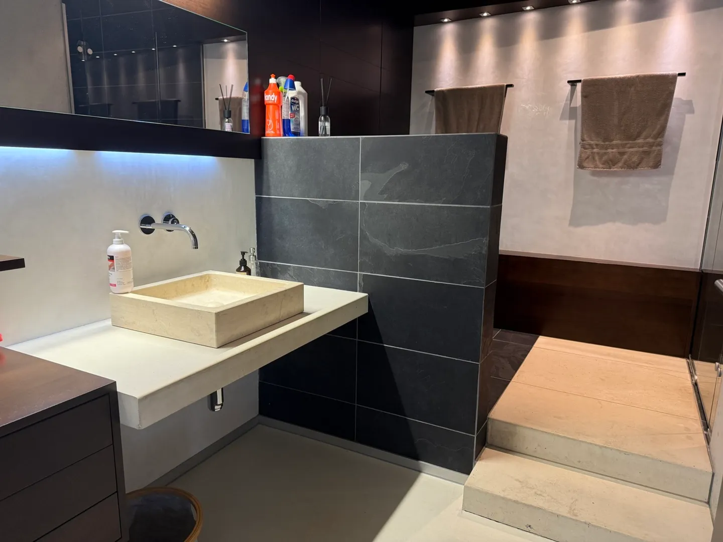 Delémont: Edificio industriale e amministrativo in ottime condizioni - Foto 4 di 5