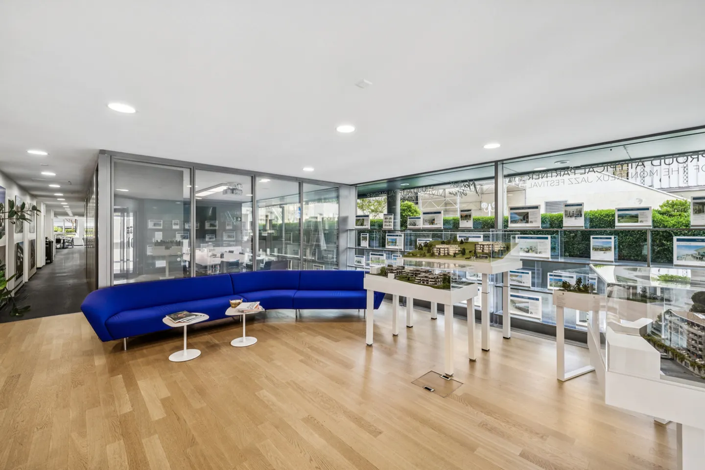 Commercial Space in Montreux - Photo 2 of 2